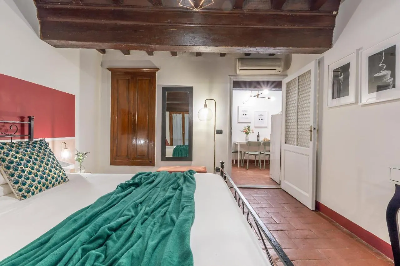 Wine Apartments Florence Ciliegiolo Италия